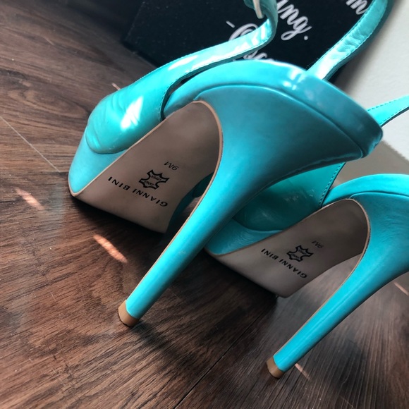 Gianni Bini Peep Toe Heels! - Picture 4 of 7